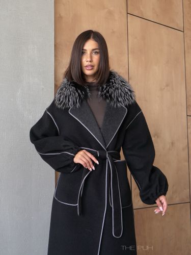 Черное двустороннее пальто на поясе с меховым воротником