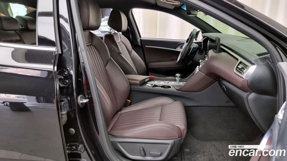 Genesis The New G70 Бензин 3.3T 4WD (03.2021)