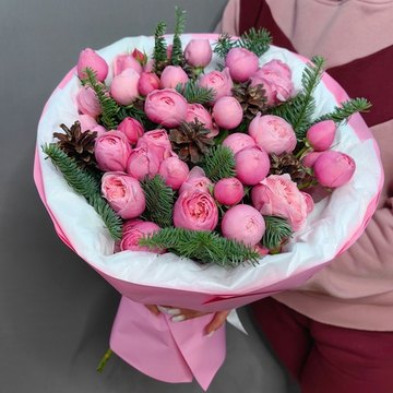 Зимний букет из кустовых пионовидных роз "Силва Пинк"