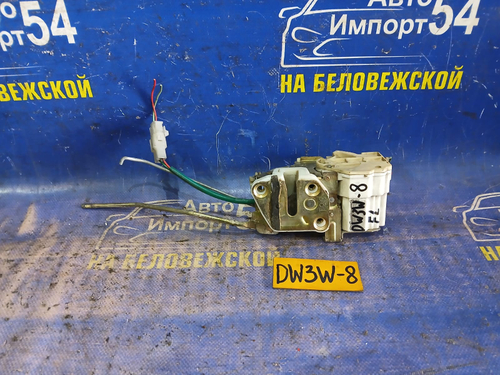 Замок двери передней левой MAZDA DEMIO 1998
