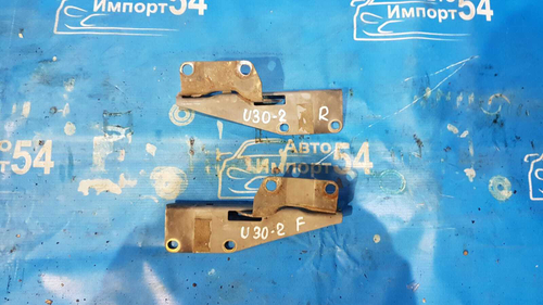 Петля капота правая NISSAN PRESAGE 1999