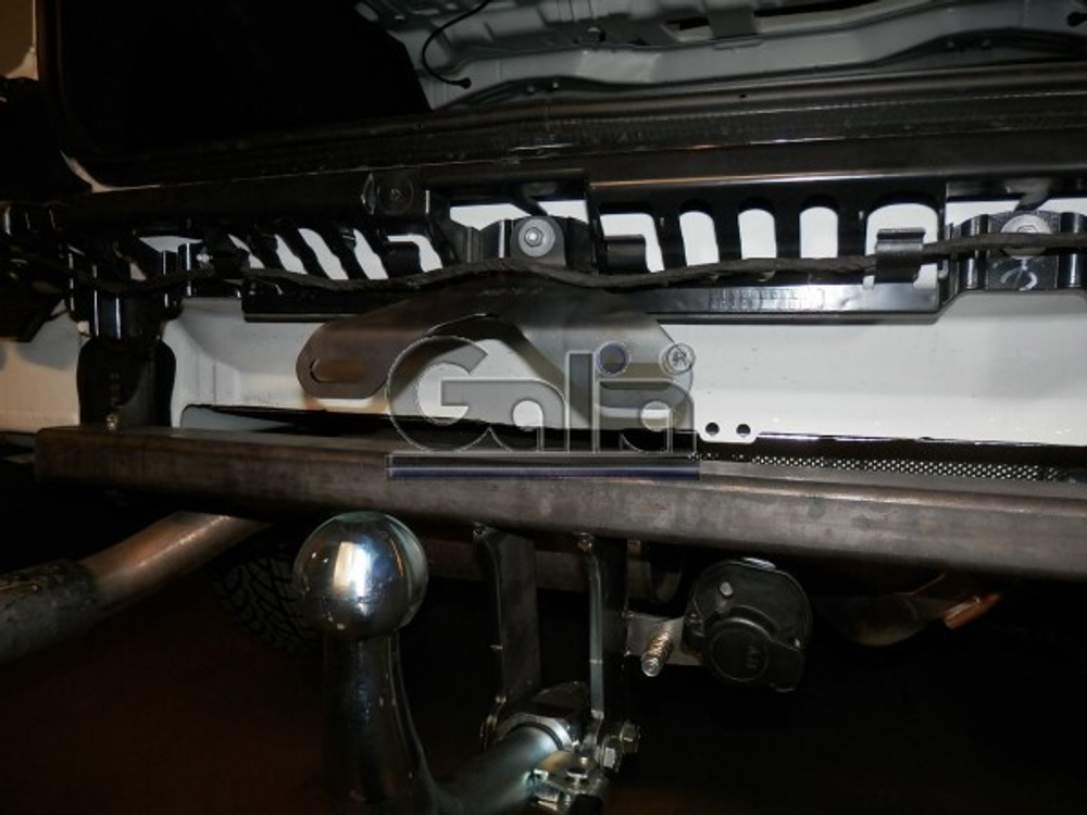 Фаркоп оцинкованный Galia B021A для BMW BMW 3-Series 2011- седан/универсал, BMW 1-Series 2011-, (паспорт и сертификат в комплекте)(без электрики)