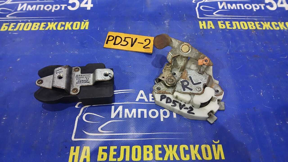 Замок двери задней левой MITSUBISHI DELICA 1998