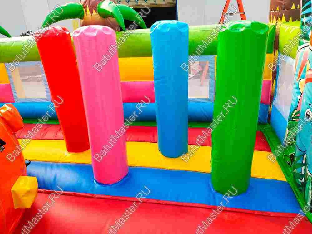 Коммерческий надувной батут "Хамелеон и динозавры" 9х5х5 м