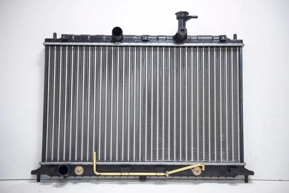 Радиатор охлаждения Kia Rio 2