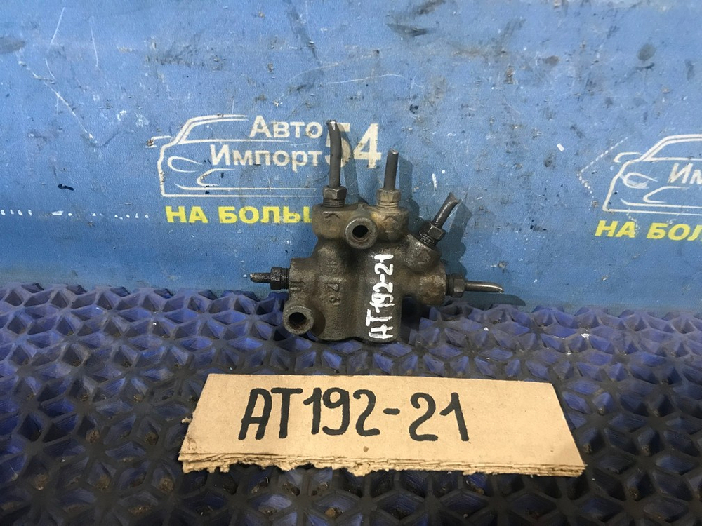 Распределитель тормозной TOYOTA CARINA 1994