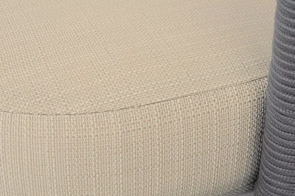 "Верона" кресло плетеное из роупа, каркас алюминий светло-серый (RAL7035) муар, роуп светло-серый круглый, ткань Mossle светло-бежевая