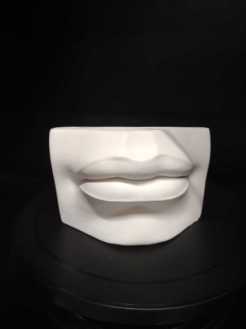 Кашпо "Губы"