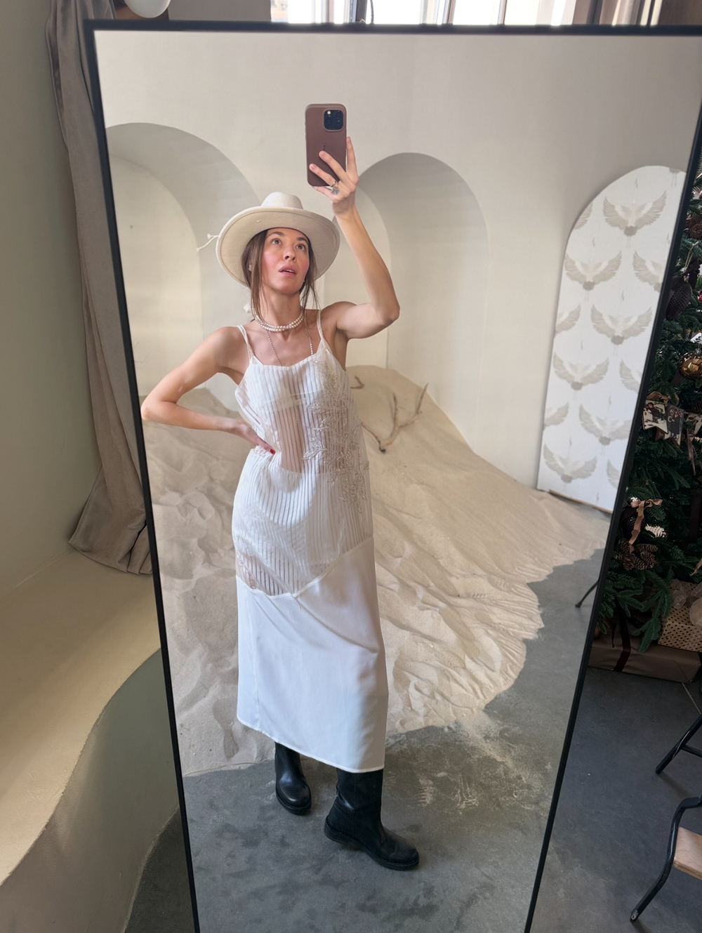 Шелковое платье с вышивкой молоко, мидакси, прозрачное