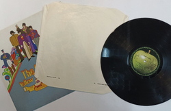 Винтажная виниловая пластинка The Beatles Yellow Submarine (UK 1981)
