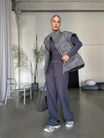 Жилетка объемная сзади удлиненная с карманами