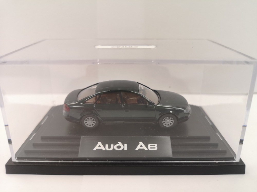 Автомобиль Audi A6