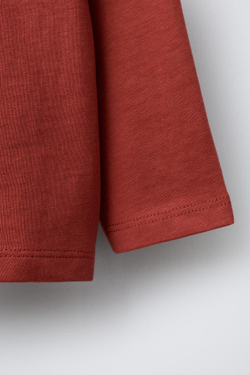 ZARA ФУТБОЛКА С КОНТРАСТНЫМИ ДЕТАЛЯМИ И НАДПИСЬЮ, КРАСНОВАТЫЙ