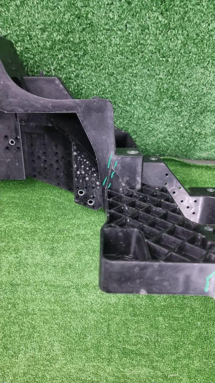 Телевизор Lixiang L6 (2024-н.в.)