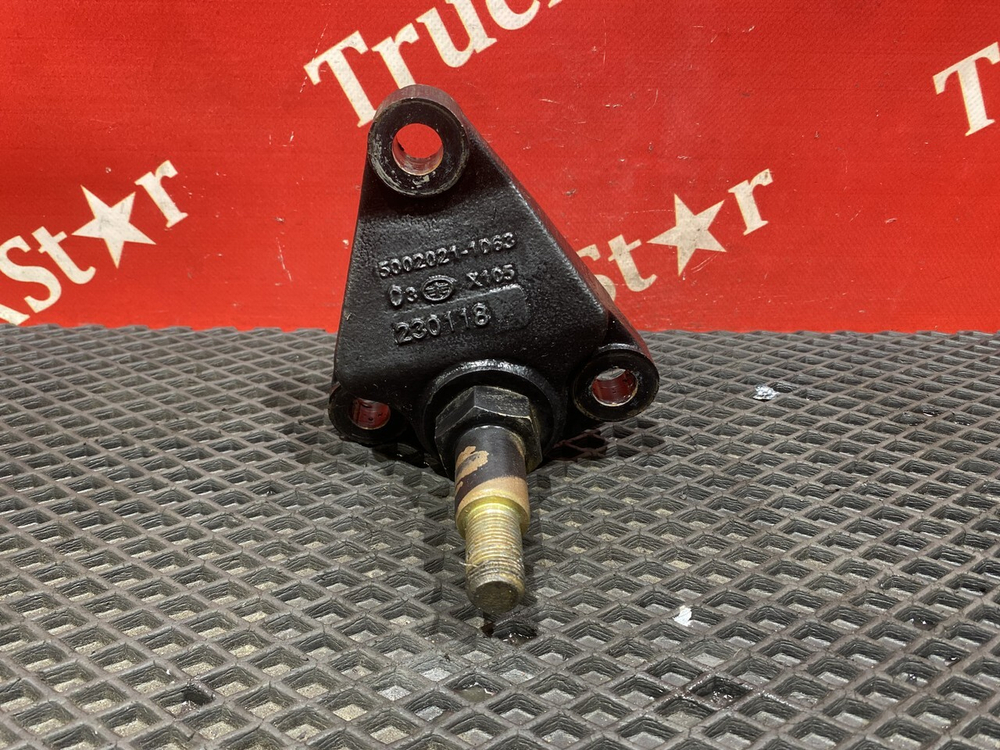 Кронштейн цилиндра подъема кабины 2023г