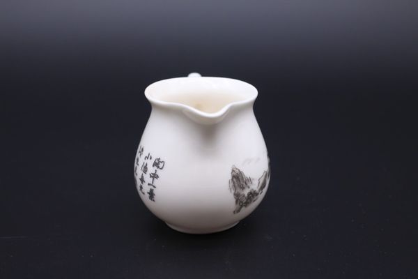 Сливник горы и иероглифы, фарфор, 180мл