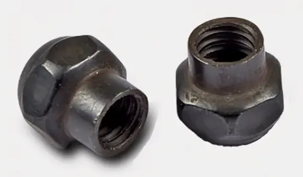 Гайка  6 дворников черная закрытая