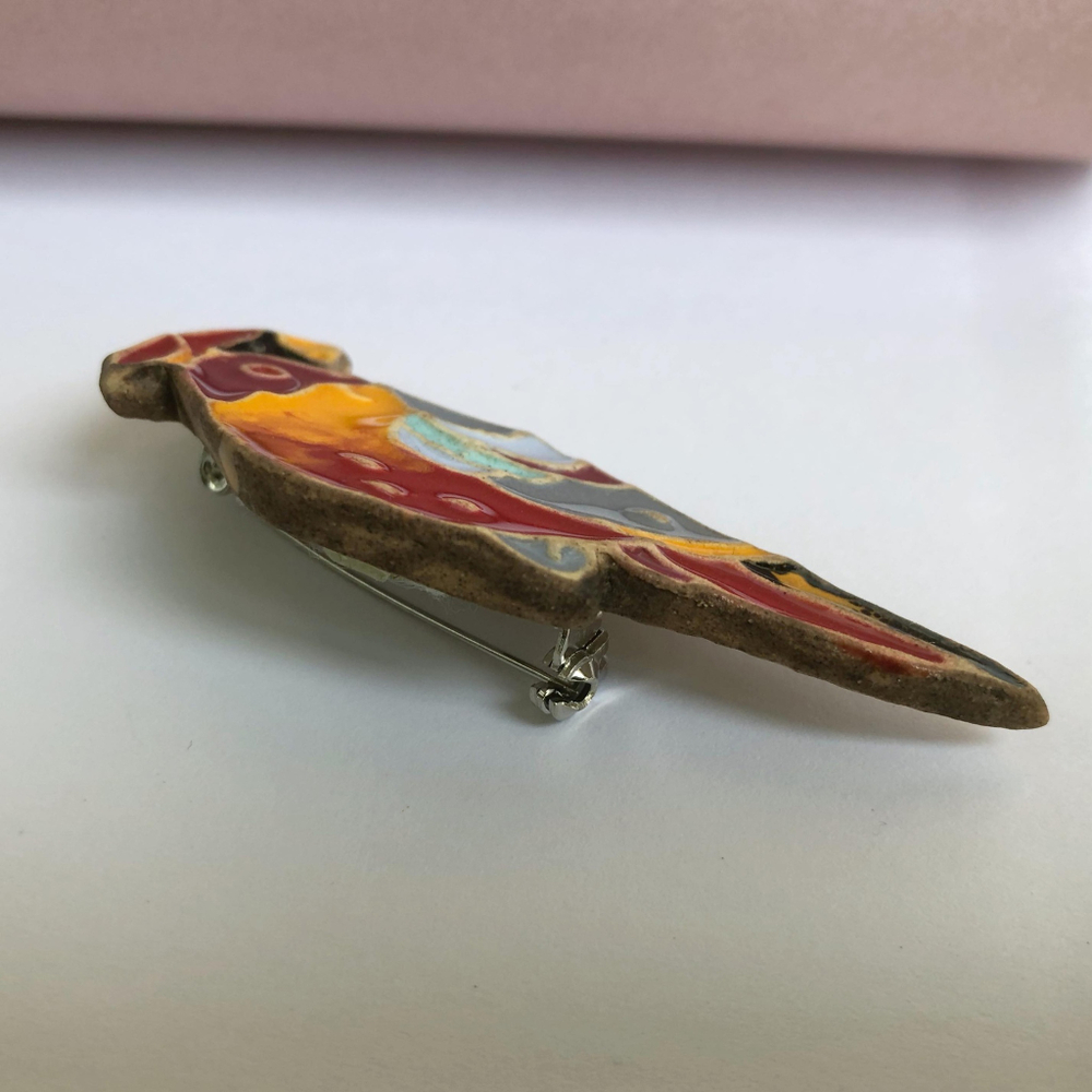 Брошь Кардинал