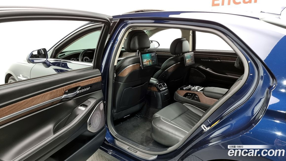 Genesis G90 5.0 AWD (04.2021)
