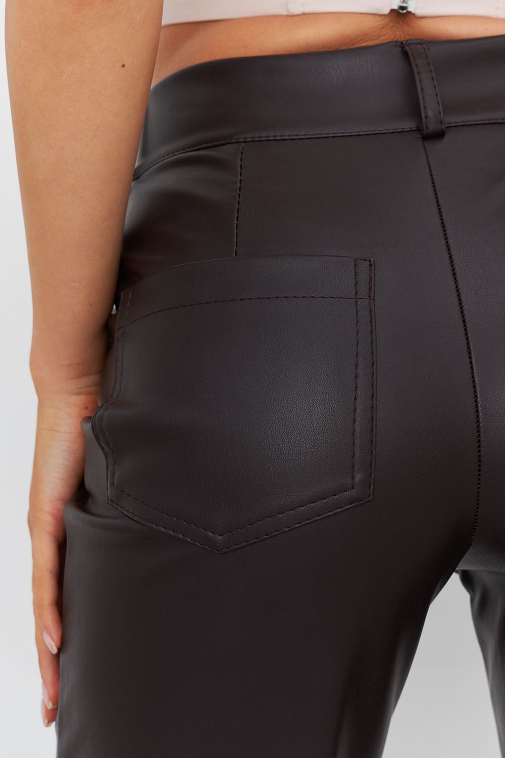 Брюки из экокожи прямые шоколадного цвета