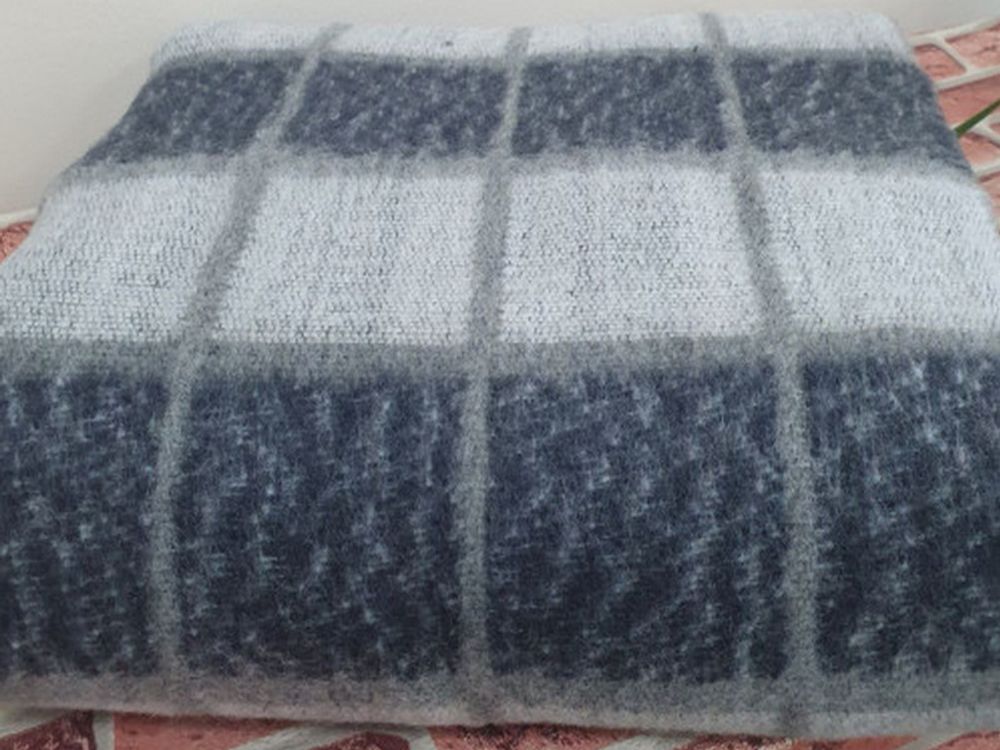 Одеяло полушерстяное "ВВ. СЕРАЯ КЛЕТКА-3" ОПШ-1, 50% шерсть, плотность 400 г/м2, Россия.