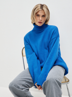 Свитер в цвете электрик