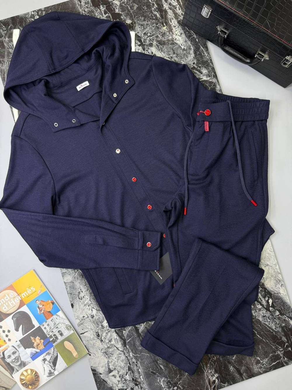 Прогулочный костюм Kiton