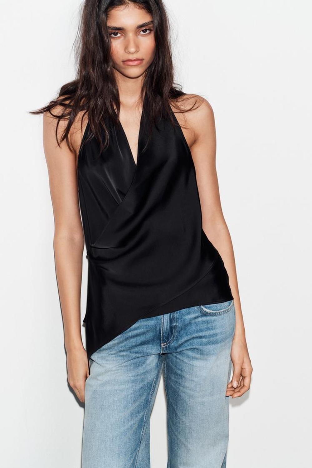 ZARA АТЛАСНЫЙ ТОП С ГОРЛОВИНОЙ ХАЛТЕР, ЧЕРНЫЙ