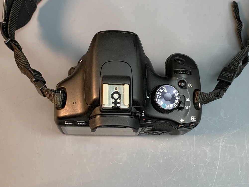 Canon EOS Rebel T2i kit 18-55mm f/3.5-5.6 IS 12.616 Кадров