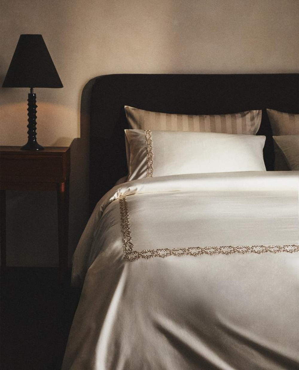 ZARA HOME ПОДОДЕЯЛЬНИК С ВЫШИВКОЙ, ЗОЛОТОЙ