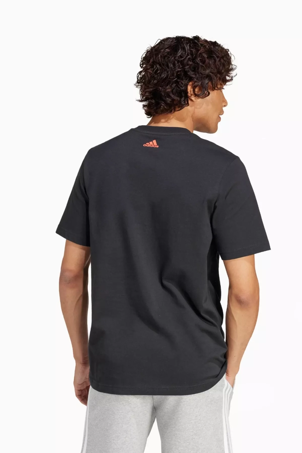 Футболка adidas London Graphic