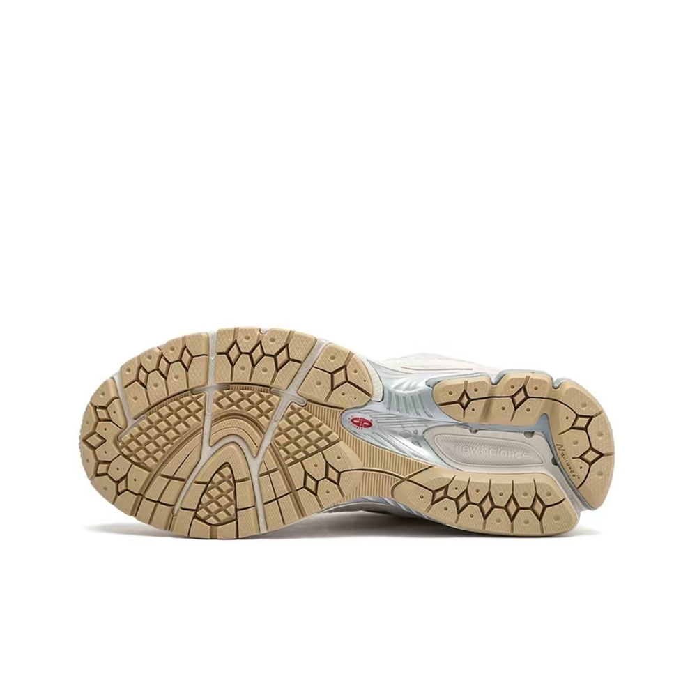 New Balance 2002R "White Light Beige"