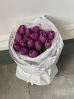 Букет из 15 фиолетовых тюльпанов