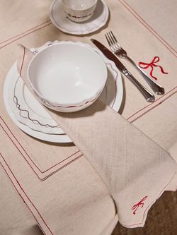 Салфетка под приборы Fancy Bows бежевого цвета из коллекции Essential, 35х45 см