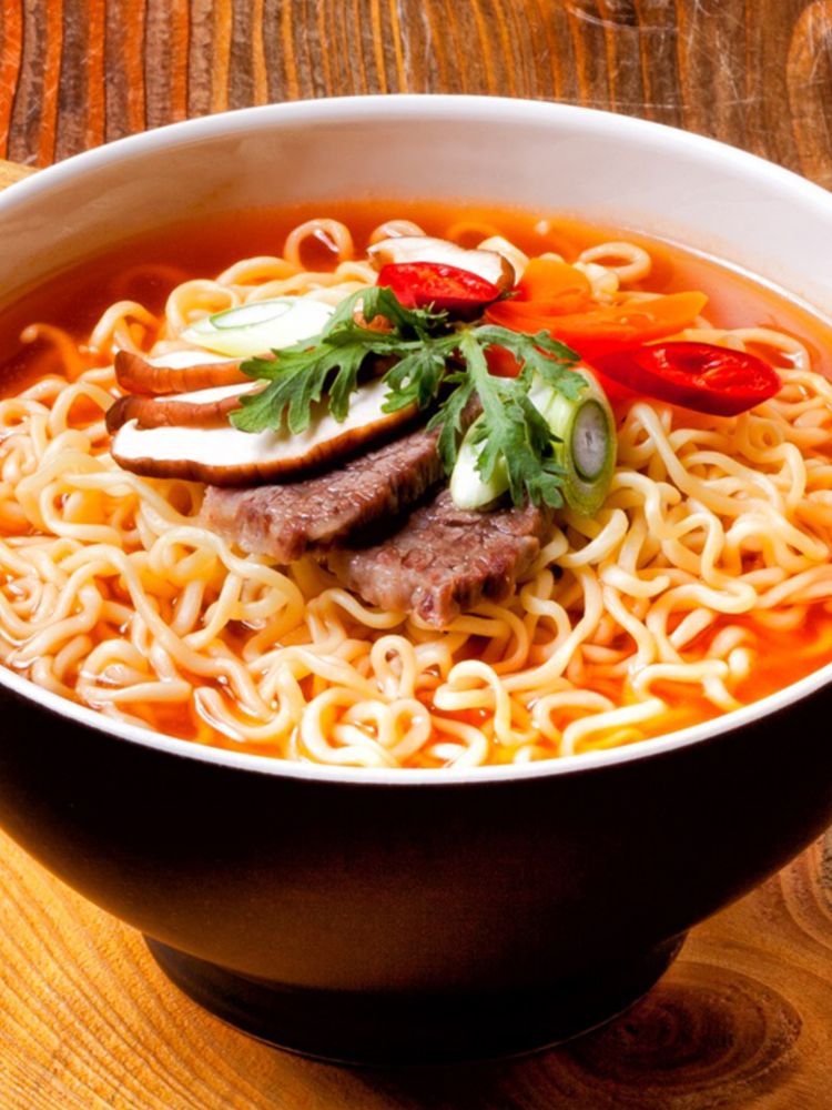 Лапша Nongshim Shin Ramyun острая Том Ям 123 г