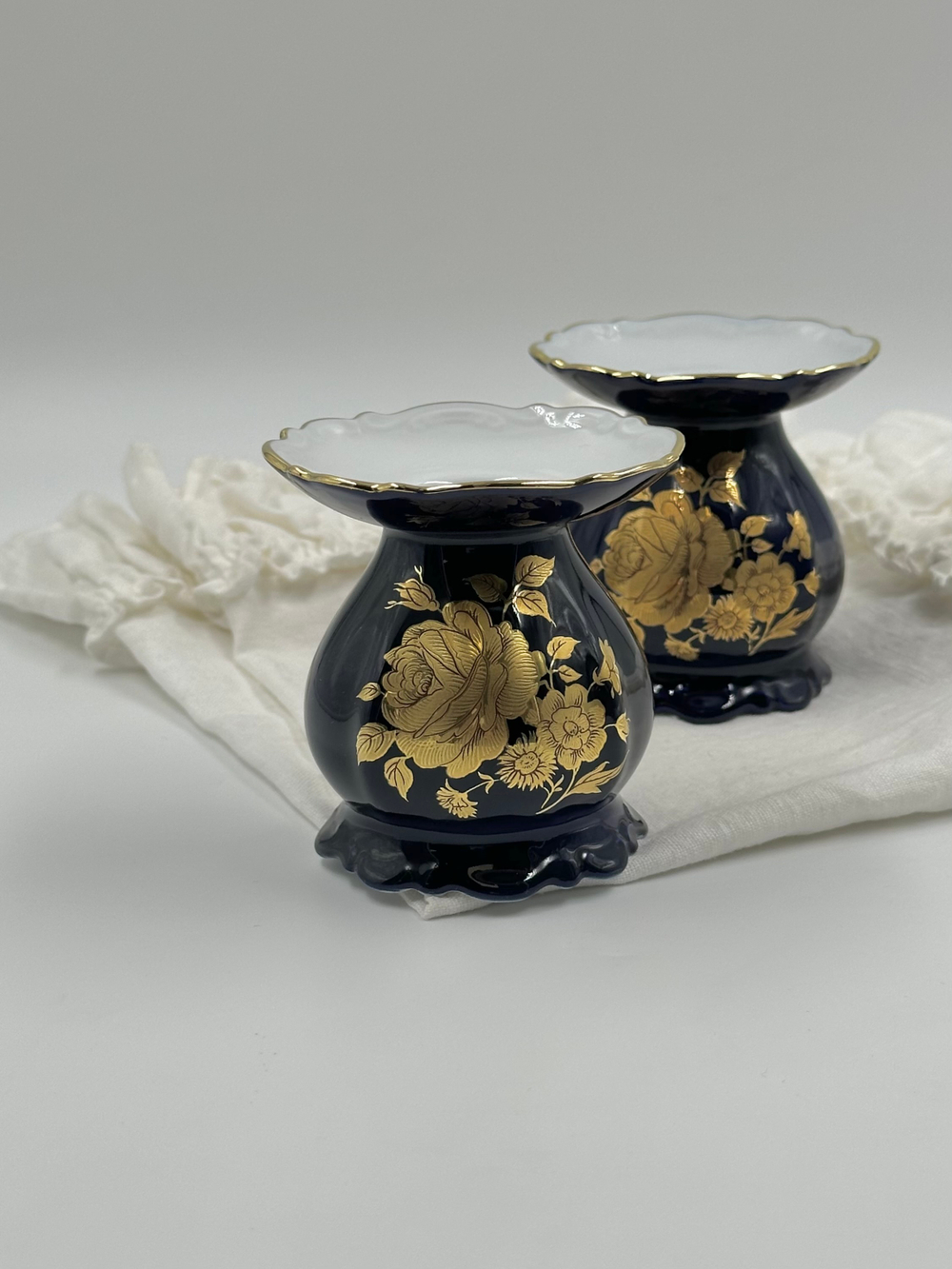 Подсвечник кобальтовый с золотыми розами