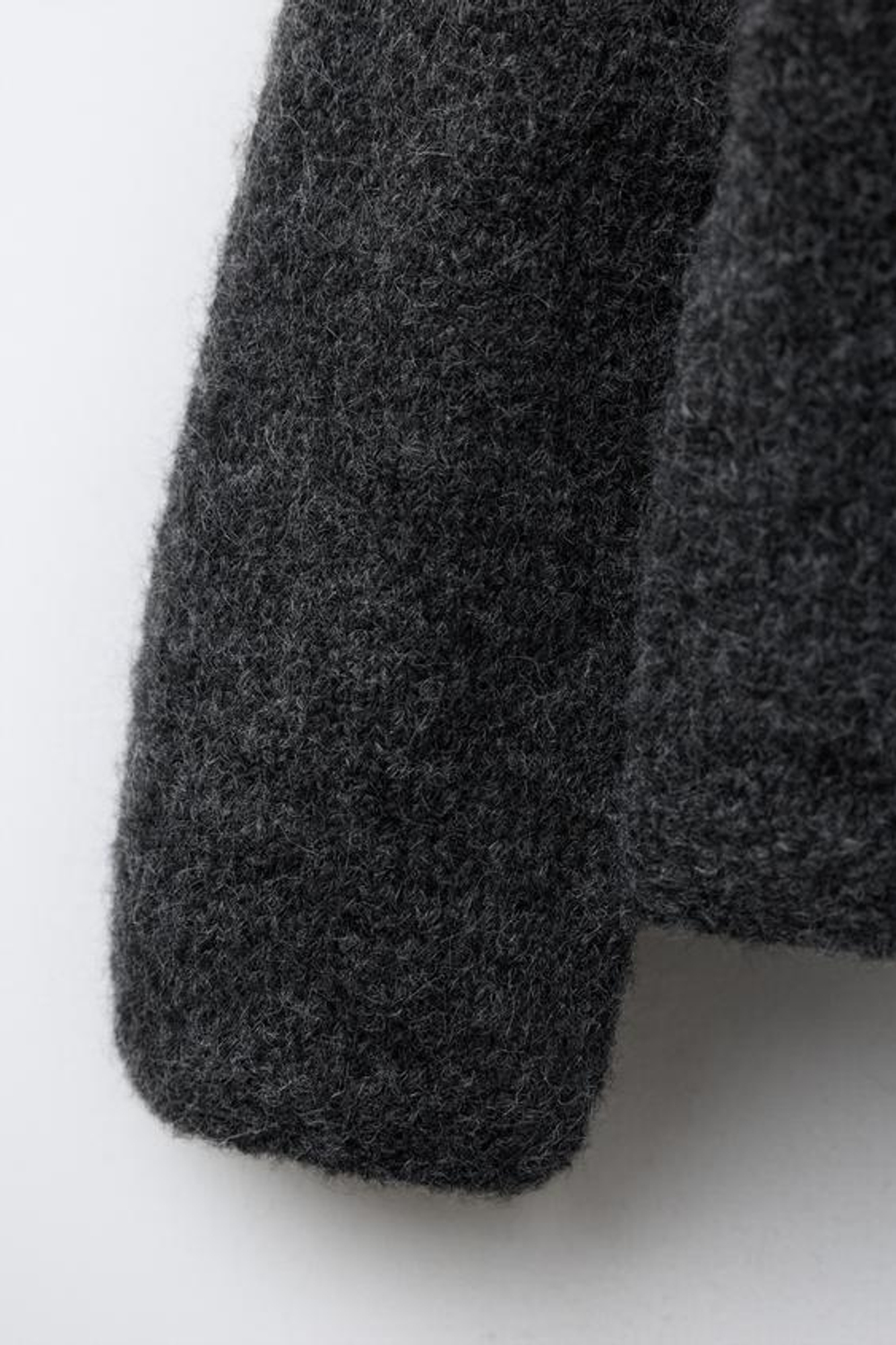 ZARA ВЕЛЬВЕТОВЫЙ КАРДИГАН С КРУГЛЫМ ВОРОТНИКОМ, ТЕМНО-СЕРЫЙ