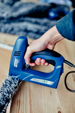 RAPID R:El.Staple Gun ESN114, тип 140 и гвоздей 300, 2-в-1, нейлер-степлер (гвозде/скобозабиватель) электрический для скоб (5000131)
