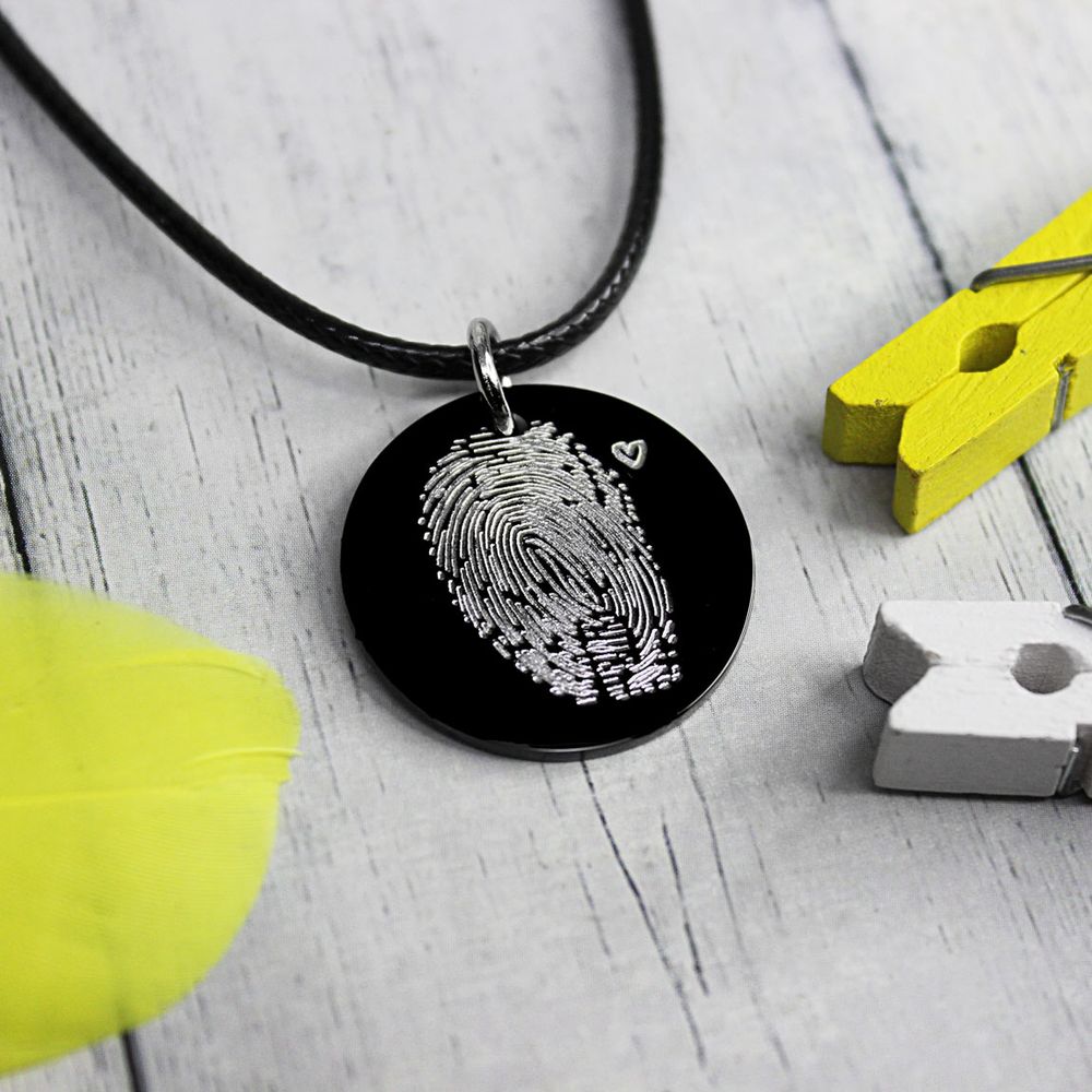 Чёрный кулон подвеска с отпечатком пальца на заказ