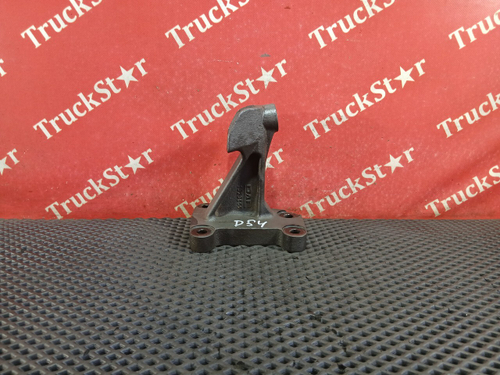 Кронштейн двигателя передний правый 2018г.