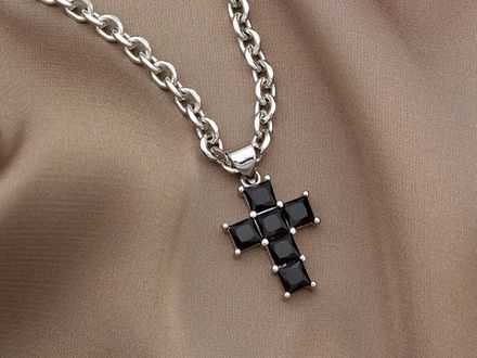 Подвеска Крестик с черными кристаллами, 20,4мм