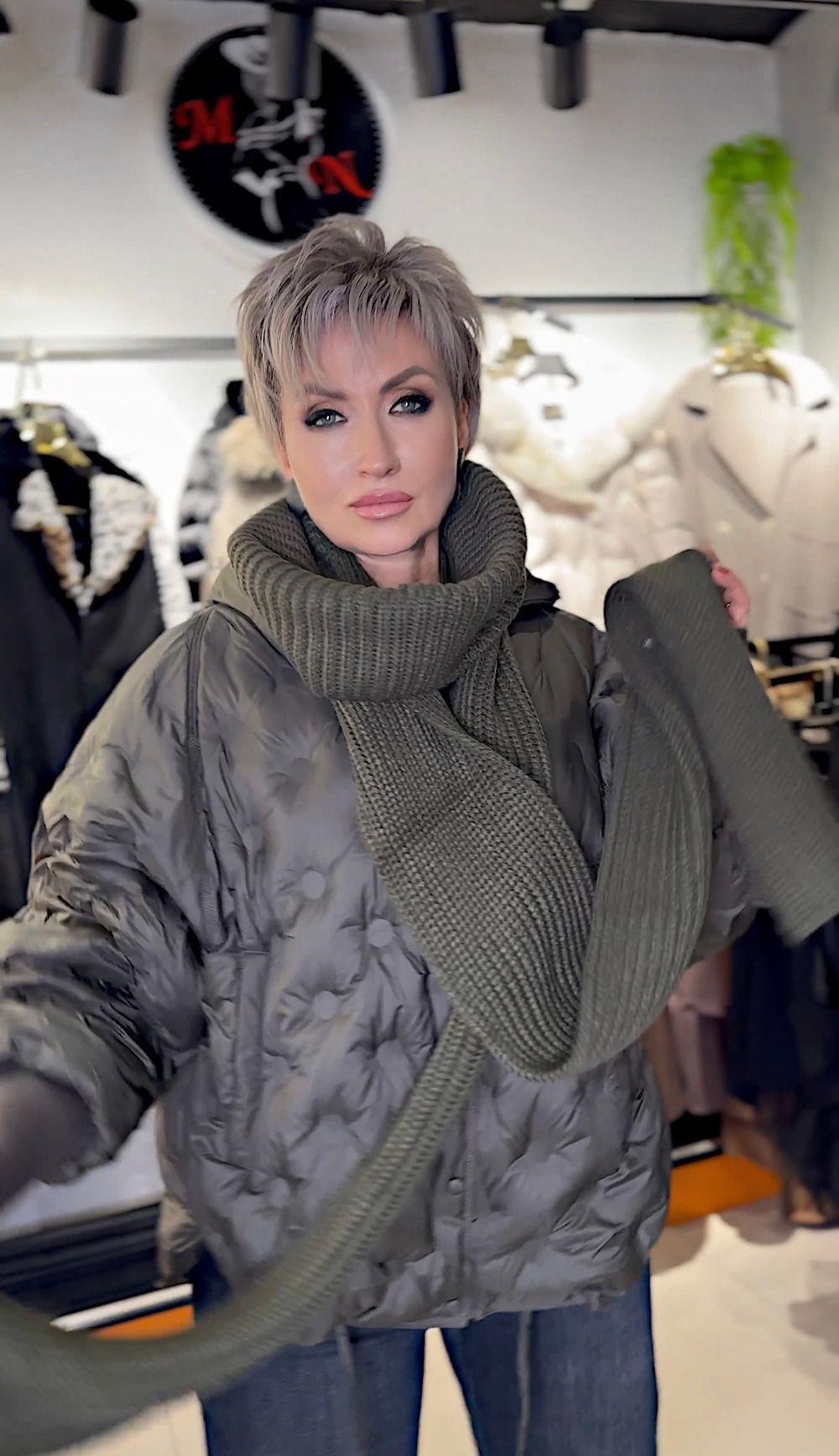 Куртка Camille в комплекте с вязаным снудом — тепло, стиль и 3D-фактура