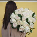 51. Ароматный букет роз White O’Hara