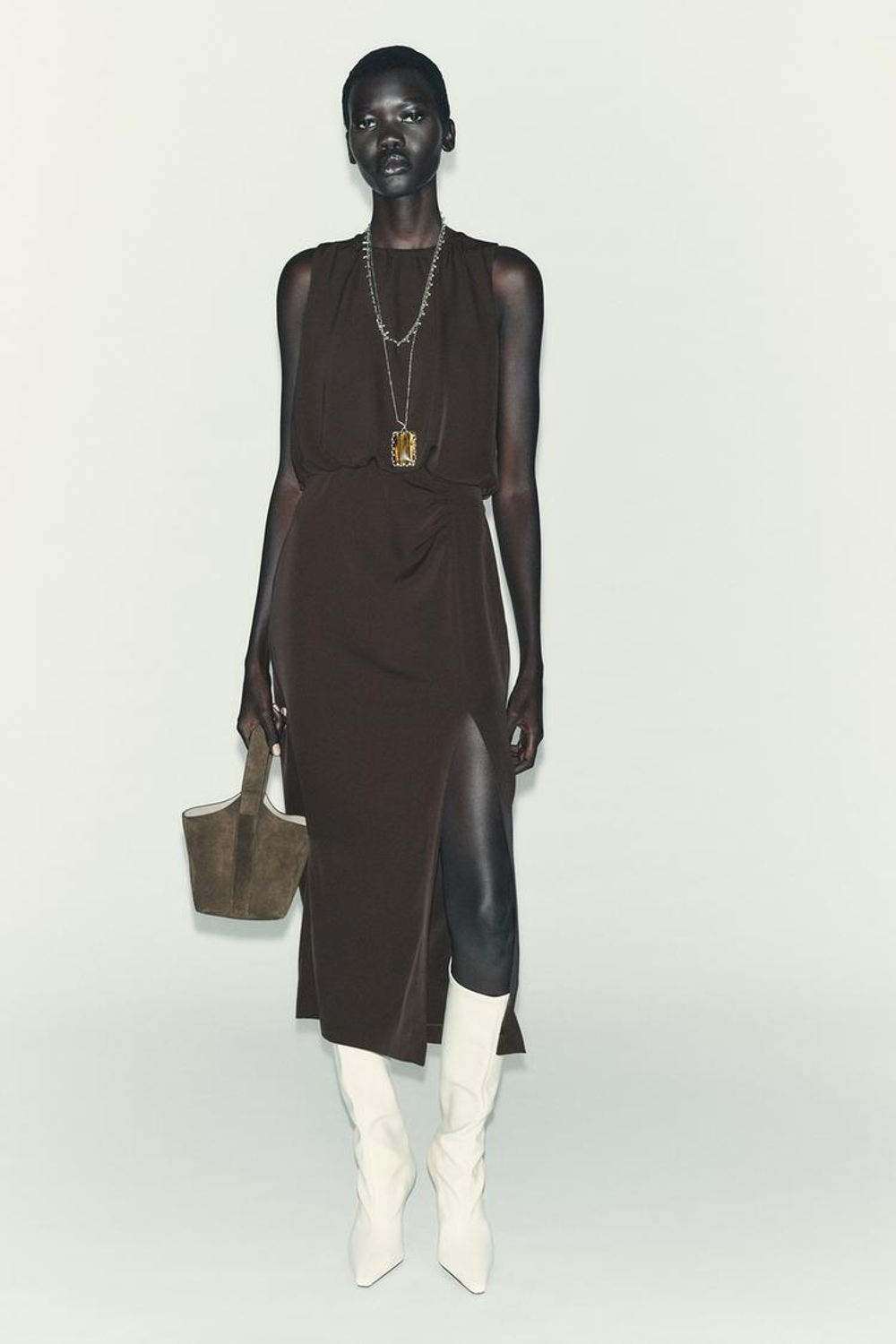 ZARA ПЛАТЬЕ МИДИ СО СБОРКАМИ НА ТАЛИИ, КОРИЧНЕВЫЙ