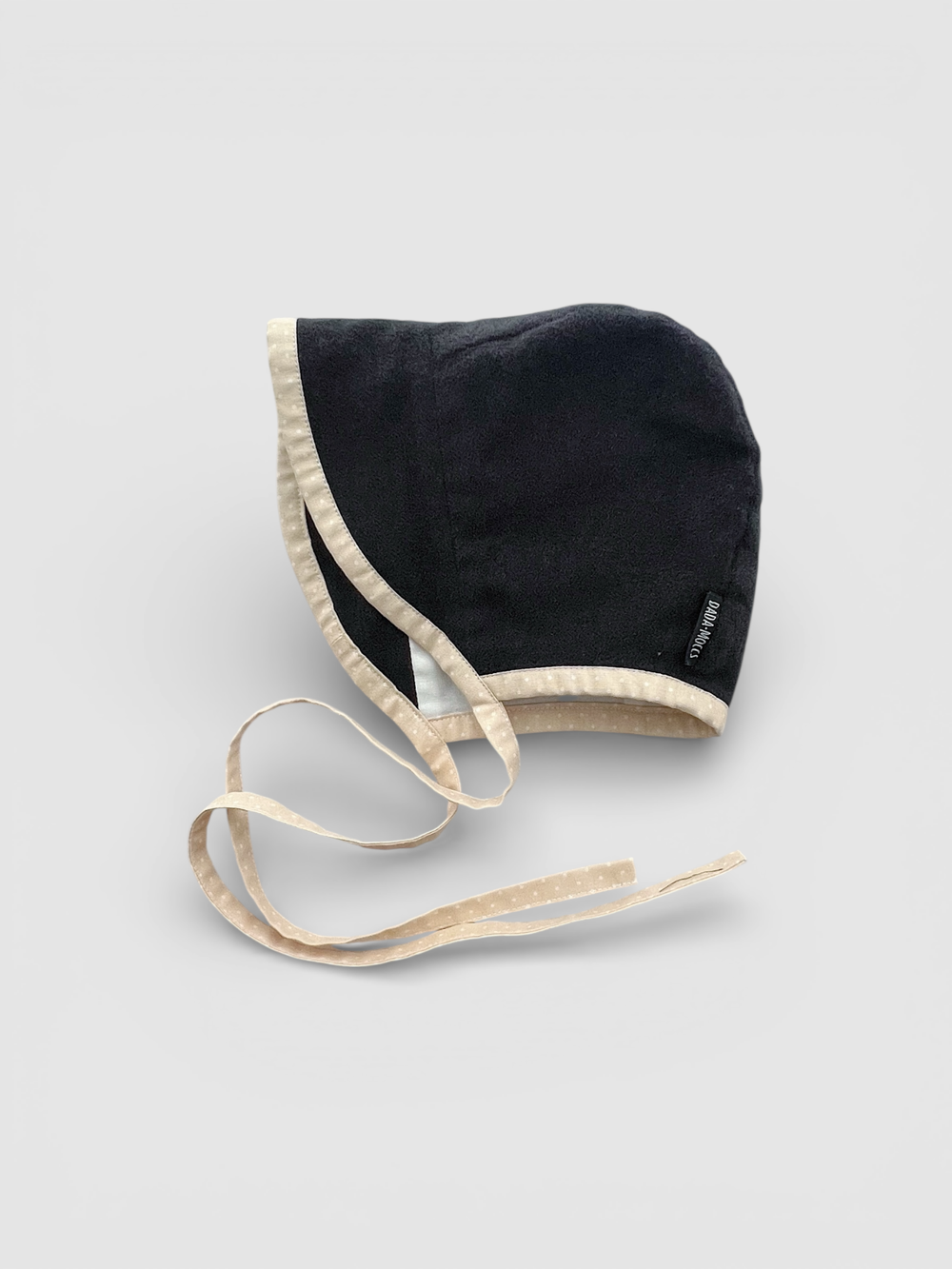 Чепец с козырьком