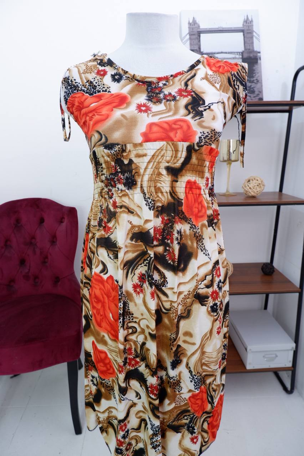 Платье удобное и практичное, визуально 44/46 размер