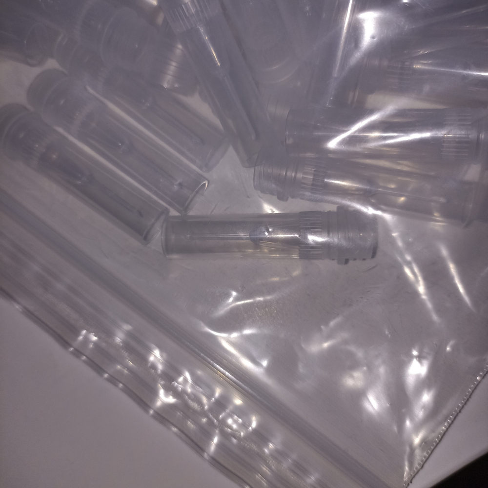 Пробирка 0.5мл с закручивающейся желтой крышкой с юбкой SL-SCT-0.5-F-Y (500шт. в пакете)