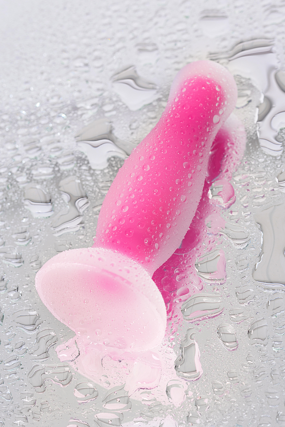 Анальная втулка светящаяся в темноте розовая 10,5 см