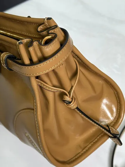 Кожаная средняя сумка Prada Bonnie, коричневый