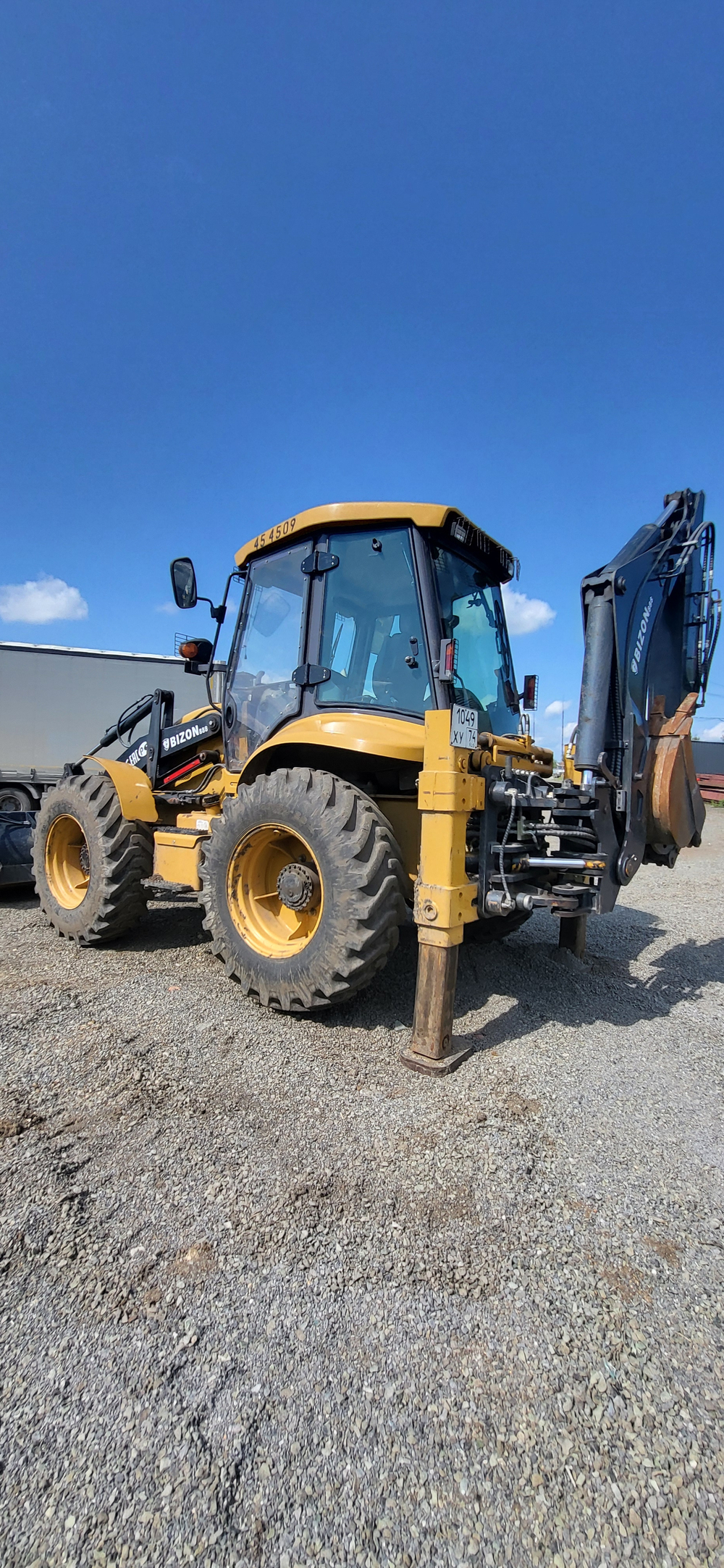 BIZON 888 Экскаватор-погрузчик 888 (Дизельный, 4,4 л, 102 л.с., АТ)